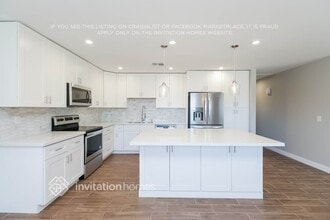 1210 W Elna Rae St in Tempe, AZ - Foto de edificio - Building Photo