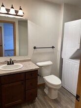 609 Spruce Ln, Unit 2 in Tomah, WI - Foto de edificio - Building Photo