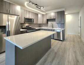 5117 Fairview Ave in Downers Grove, IL - Building Photo - Building Photo
