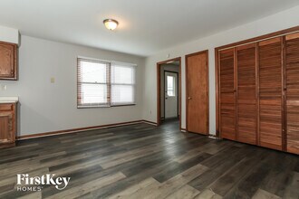 9542 Newgate Ln in Cincinnati, OH - Foto de edificio - Building Photo