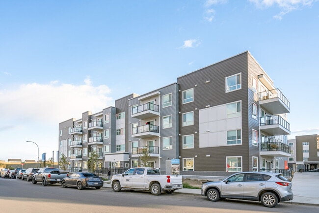 33 Carringham Gate NW in Calgary, AB - Building Photo - Building Photo