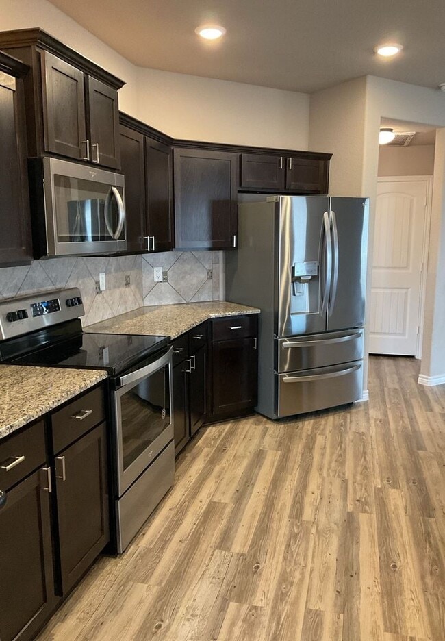 6811 Keechi Valley Dr in Killeen, TX - Building Photo - Building Photo