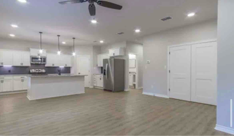 2112 Oak Hollow St in Longview, TX - Building Photo