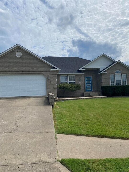 4359 W New Bridge Rd in Fayetteville, AR - Building Photo