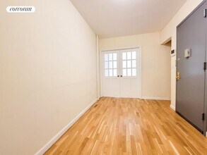 239 E 51st St in New York, NY - Building Photo - Building Photo