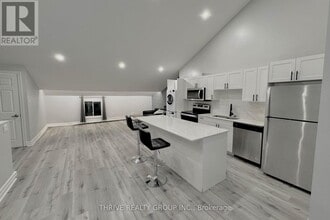 268 Talbot St in St Thomas, ON - Building Photo - Building Photo