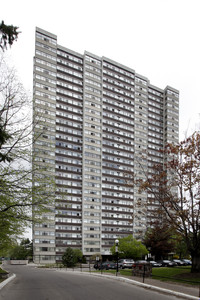 100 Antibes Dr in Toronto, ON - Building Photo - Building Photo