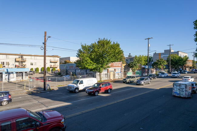 Tavin in Seattle, WA - Building Photo - Building Photo