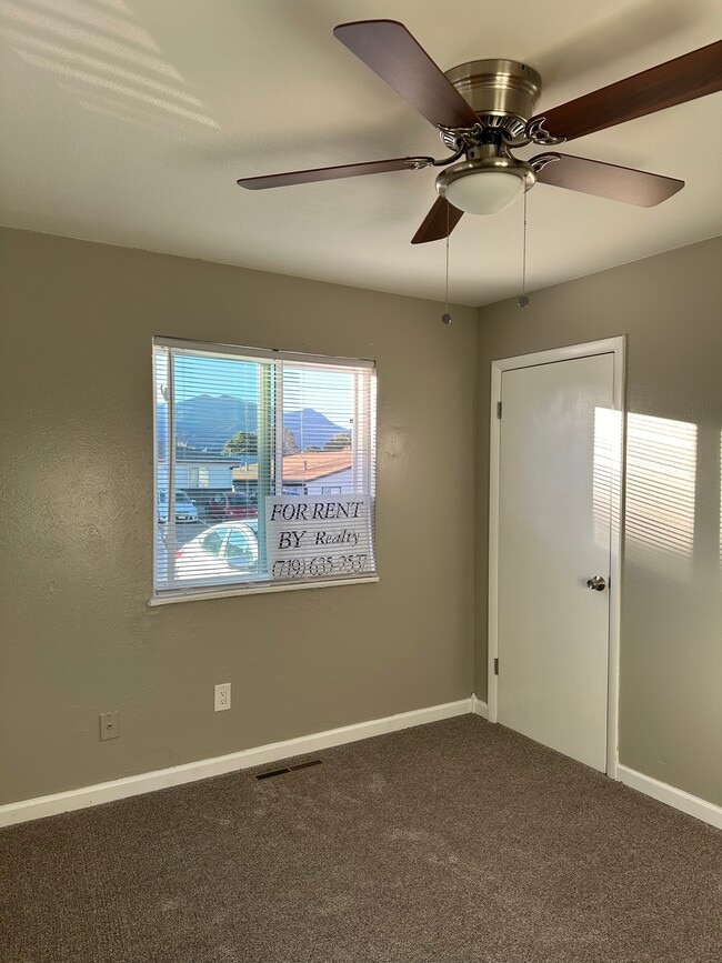 4339 Ericson Dr, Unit #2 in Colorado Springs, CO - Foto de edificio - Building Photo