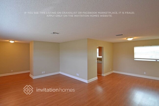 132 La Mancha Ave in Royal Palm Beach, FL - Building Photo - Building Photo