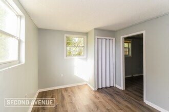 7333 Roslyn Rd in Jacksonville, FL - Building Photo - Building Photo