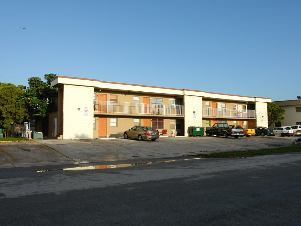 3701 SW 59th Ter in Davie, FL - Building Photo