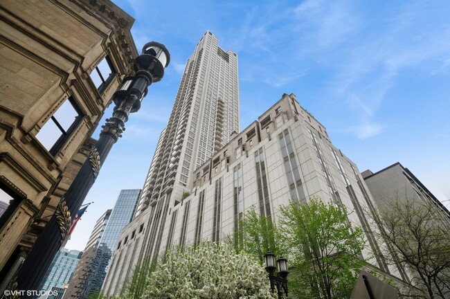 55 E Erie St in Chicago, IL - Building Photo - Building Photo