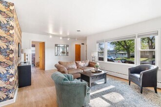 27 Leamer Ct in Iowa City, IA - Foto de edificio - Building Photo