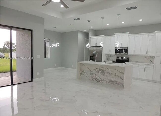 2011 NW 10th Pl in Cape Coral, FL - Building Photo - Building Photo