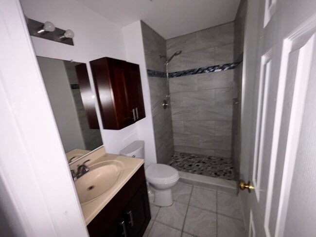 2111 Hancock Bridge Pkwy in Cape Coral, FL - Building Photo - Building Photo