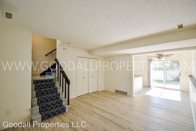 6006 Townsend Ave photo'