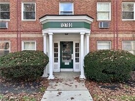 13793 Cedar Rd in Cleveland, OH - Building Photo