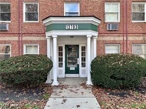 13793 Cedar Rd in Cleveland, OH - Building Photo