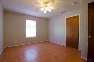 1022 W Violet Dr in McAllen, TX - Building Photo - Building Photo