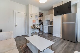 100 H St, Unit 1 in Boston, MA - Building Photo - Building Photo