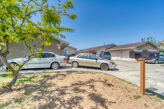 508-512 S Dearing Ave in Fresno, CA - Building Photo - Building Photo