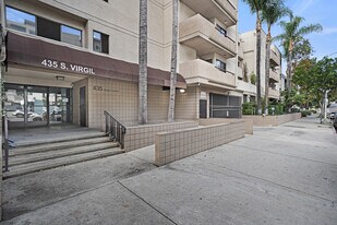 435 Virgil Ave in Los Angeles, CA - Building Photo
