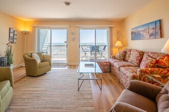 1 Neptune Pl in Kure Beach, NC - Building Photo - Building Photo