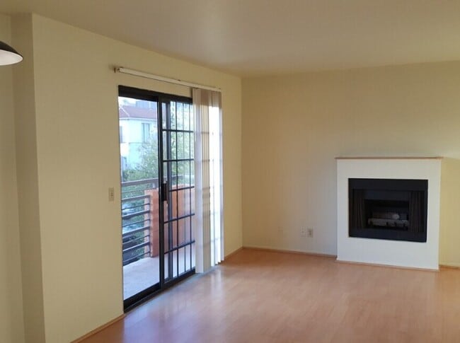 820 S Orange Grove Ave in Los Angeles, CA - Foto de edificio - Building Photo