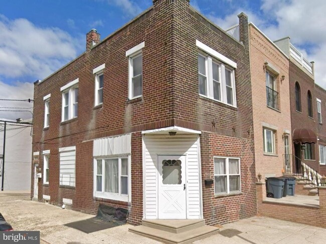 property at 2842 S Iseminger St