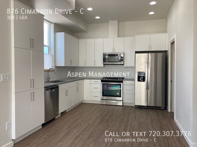 property at 876 Cimarron Dr