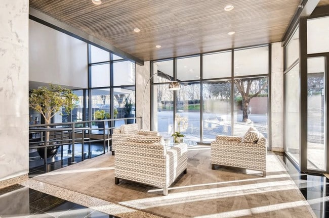 620 Peachtree St NE, Unit 1007 in Atlanta, GA - Foto de edificio - Building Photo