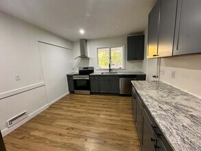 275 High St in Windham, CT - Building Photo - Building Photo