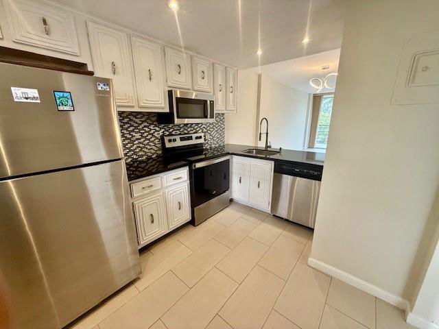 105 Royal Pk Dr in Oakland Park, FL - Building Photo - Building Photo