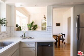4002 W Adams Blvd in Los Angeles, CA - Building Photo - Building Photo