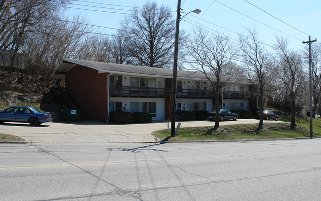 Redwood Apartments I in Des Moines, IA - Building Photo - Building Photo