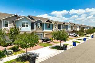 Park Square Townhome in Apollo Beach, FL - Building Photo