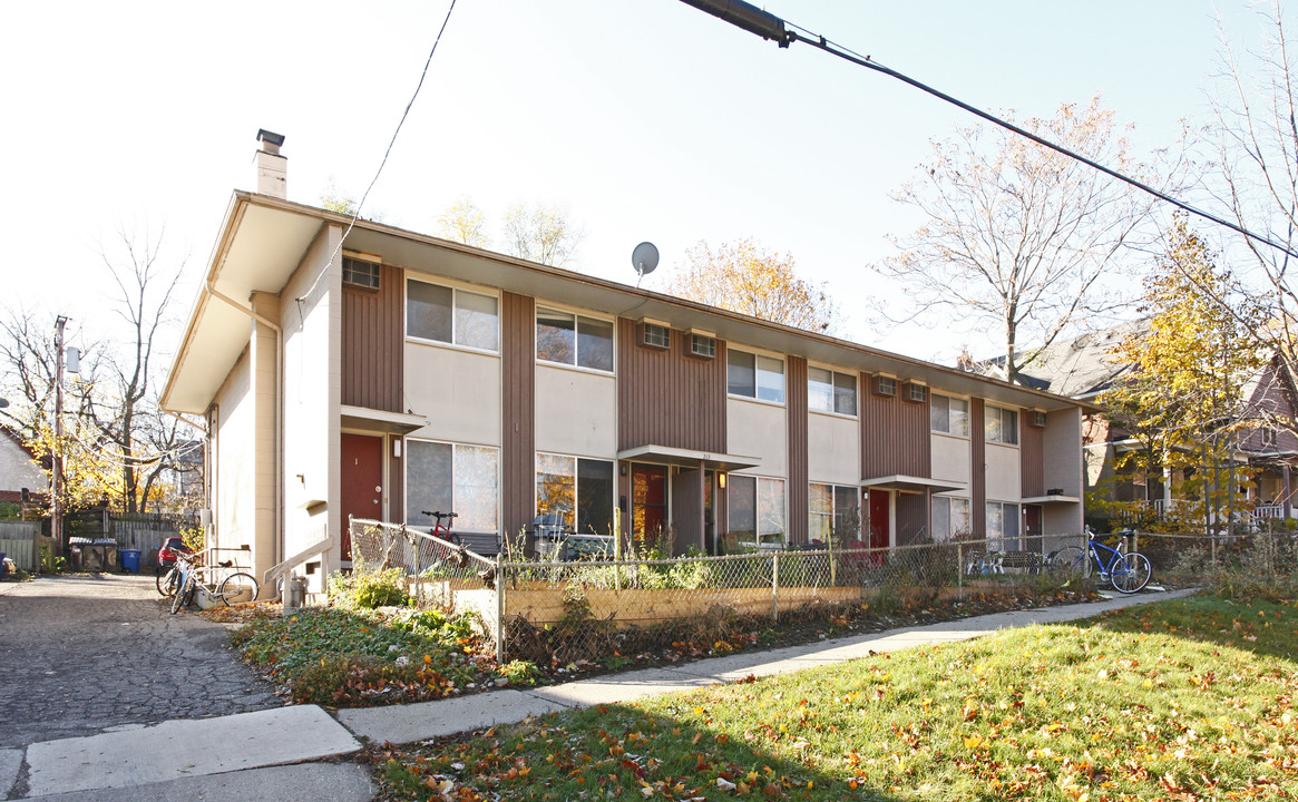 213 W Mosley St in Ann Arbor, MI - Foto de edificio