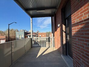 517 Gillis St, Unit 201 in Kansas City, MO - Building Photo - Building Photo