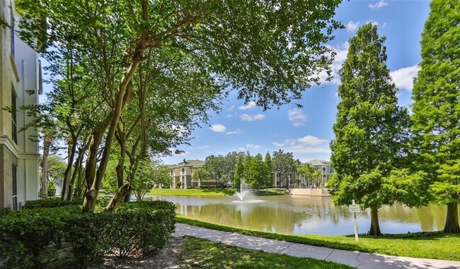 5825 Legacy Crescent Pl in Riverview, FL - Foto de edificio - Building Photo