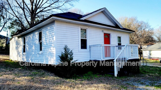 2037 Pine Dr in Gastonia, NC - Building Photo - Building Photo