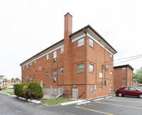 109 E Blecke Ave in Addison, IL - Foto de edificio - Building Photo