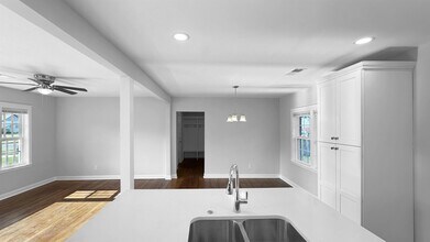 1049 N Idlewild St in Memphis, TN - Building Photo - Building Photo