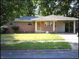 6715 Blue Bird Dr in Little Rock, AR - Building Photo