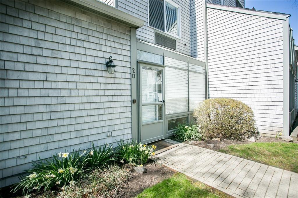 421 Bellevue Ave in Newport, RI - Building Photo