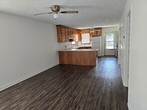 1201 S 13th St in Lillington, NC - Foto de edificio - Building Photo