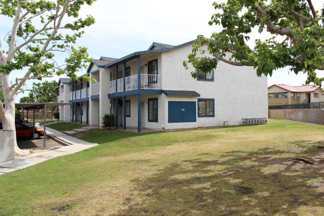 Westview Apartments in Lancaster, CA - Building Photo