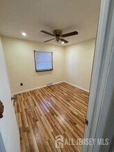 10 E Knollwood Rd in Edison, NJ - Building Photo - Building Photo