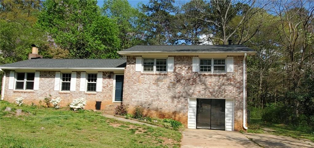 210 King Arthur Dr in Woodstock, GA - Building Photo