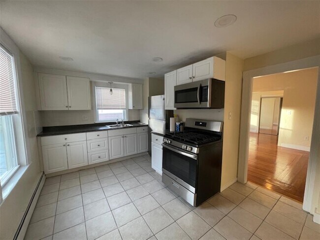 251 Central Ave, Unit 251 in Medford, MA - Building Photo - Building Photo